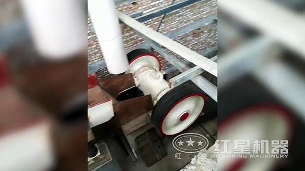 小型石子粉碎機生產(chǎn)現(xiàn)場高清視頻