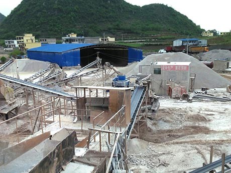 采購一條既能產(chǎn)石子又能產(chǎn)沙的石料生產(chǎn)線多少錢—一天2000噸產(chǎn)量