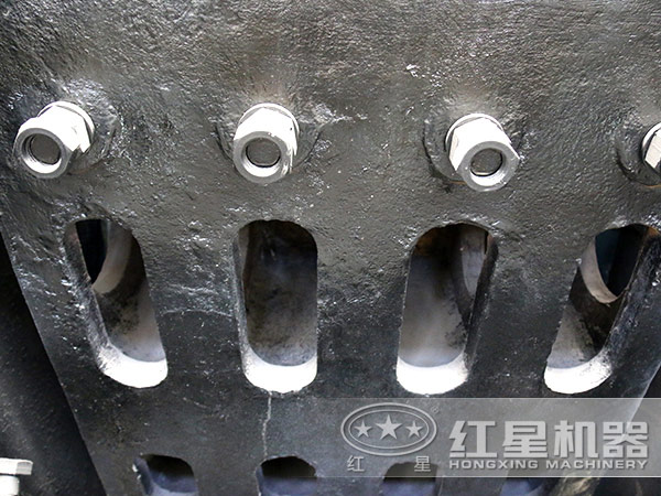 紅星液壓顎式破碎機細節(jié)圖