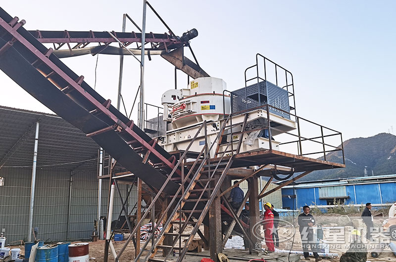 沖擊破碎機(jī)工作現(xiàn)場(chǎng)圖片