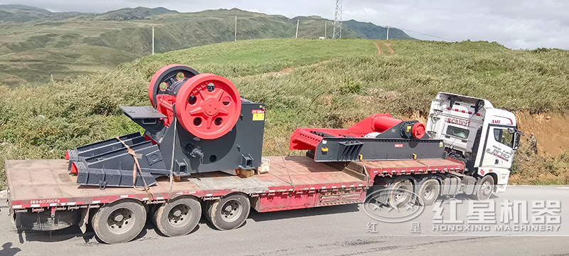 碎煤現(xiàn)場(chǎng)，鄂破運(yùn)往客戶場(chǎng)地