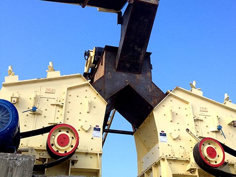 473式礦石破碎機(jī)—帶給您不一樣的破石體驗