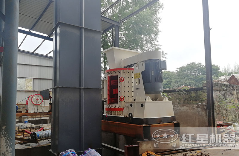 1臺鄂破+1臺復(fù)合破組成的制砂生產(chǎn)線，總費用35萬