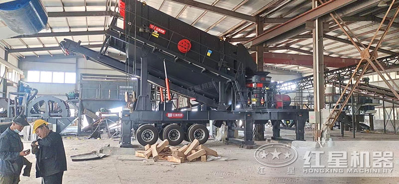 日產(chǎn)5000噸移動生產(chǎn)線安裝現(xiàn)場