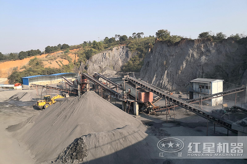 小型石料碎石生產(chǎn)線加工后成品（砂子和石子均有）