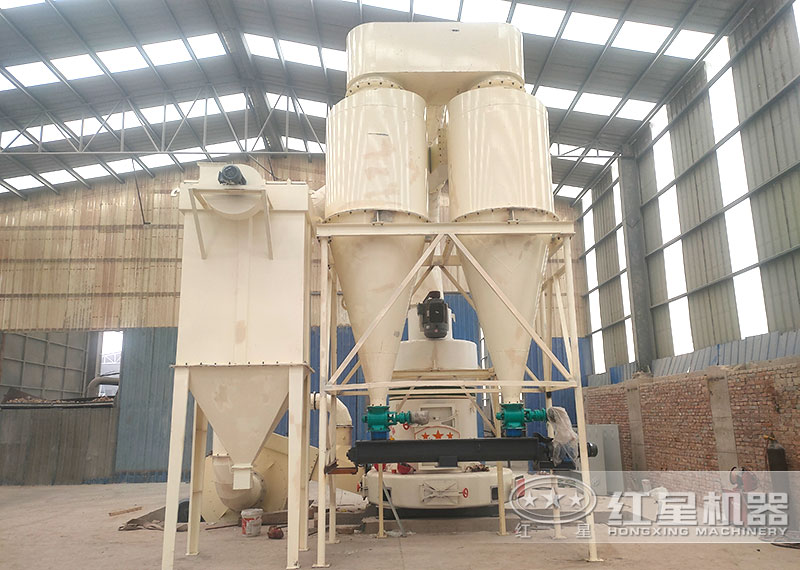 雷蒙磨粉機(jī)出料300目一小時(shí)產(chǎn)量多少？買下來多少錢