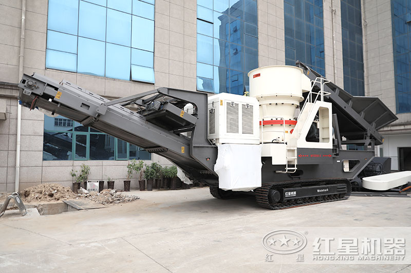 履帶圓錐破碎機，遙控完成移動