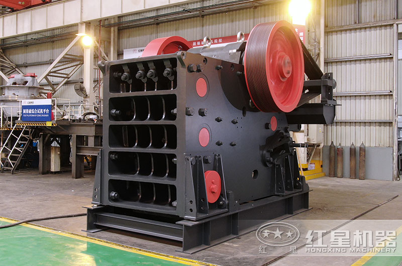 顎式礦石破碎機圖片