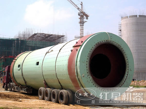 正在發(fā)貨的水泥磨