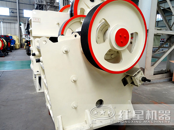 小型顎式破碎機(jī)圖片