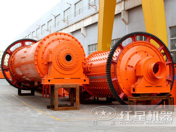 鋁礬土球磨機(jī)實(shí)拍
