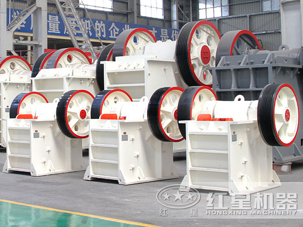 顎式破碎機(jī)車間實拍