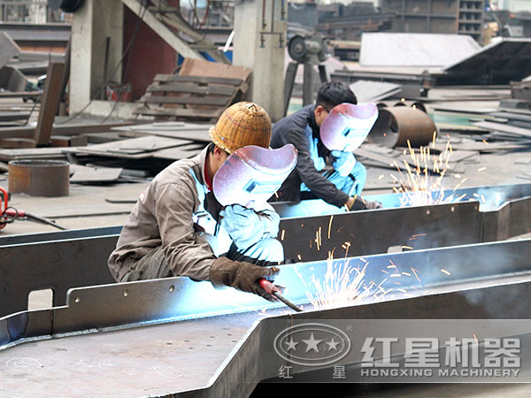 移動(dòng)破碎站生產(chǎn)車間