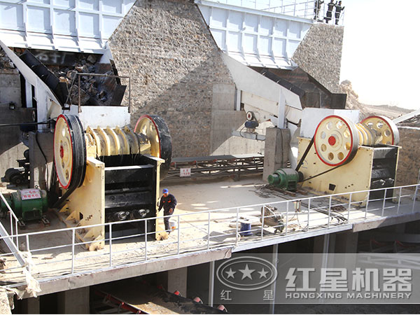 環(huán)保石頭粉碎機(jī)現(xiàn)場實(shí)拍