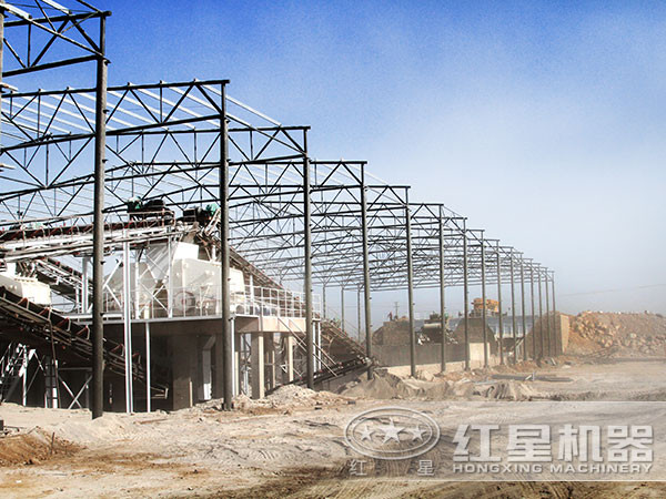 年產(chǎn)百萬噸白云巖自動化破碎生產(chǎn)現(xiàn)場