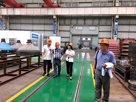 客戶來(lái)車間參觀考察