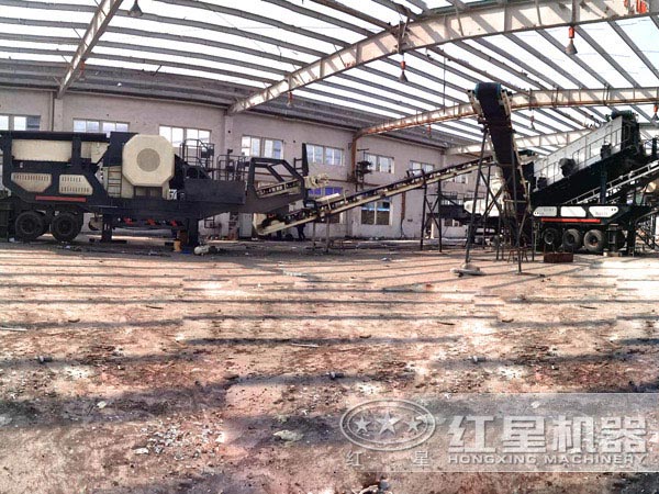 花崗巖移動(dòng)破碎生產(chǎn)現(xiàn)場(chǎng)