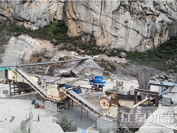 砂石生產(chǎn)現(xiàn)場(chǎng)