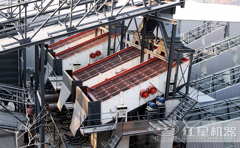 多臺(tái)振動(dòng)篩