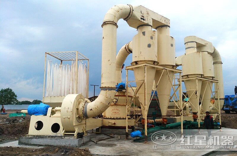 高嶺石磨粉機現(xiàn)場實拍