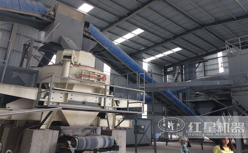 花崗巖制砂機(jī)現(xiàn)場(chǎng)