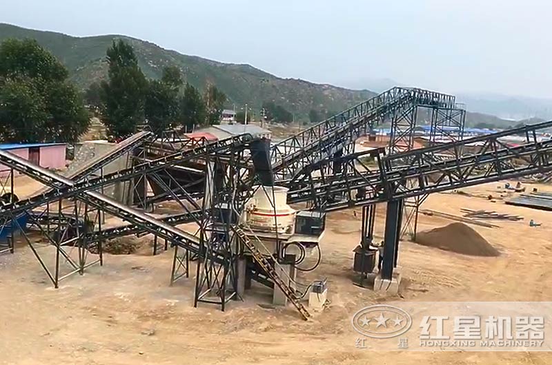 節(jié)能環(huán)保型石頭制砂機(jī)現(xiàn)場(chǎng)實(shí)拍