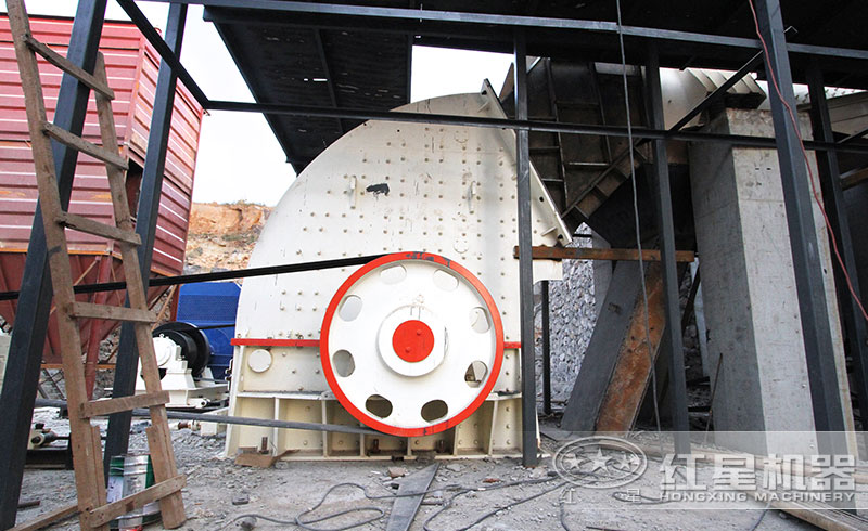 大型重錘式破碎機一臺設(shè)備足以