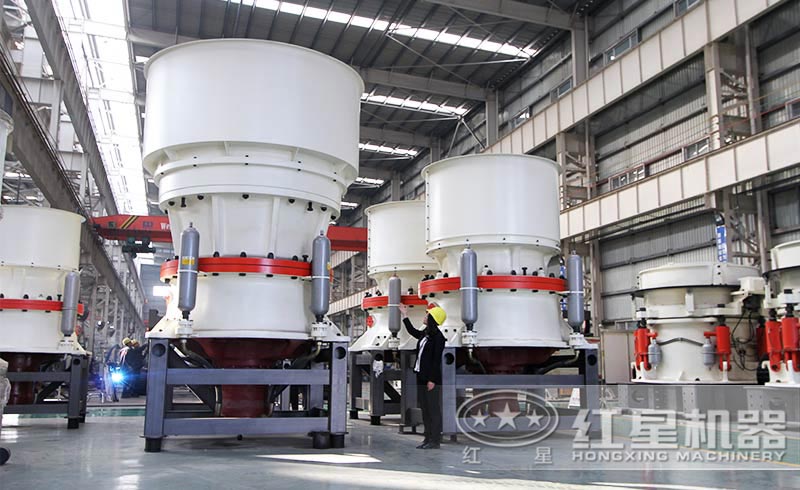 大型圓錐式破碎機車間設(shè)備展示