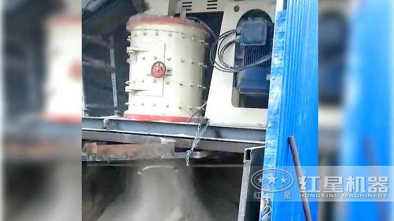 復(fù)合式破碎機制沙現(xiàn)場