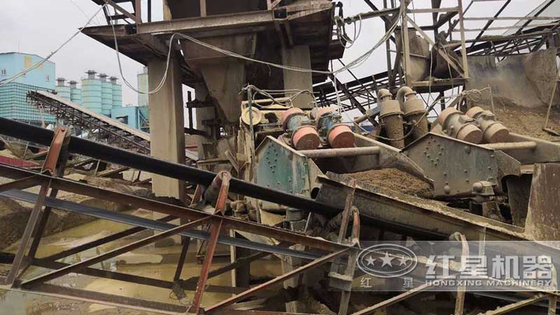 細(xì)沙回收現(xiàn)場(chǎng)