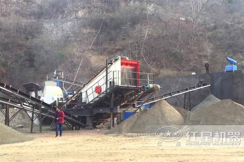 淮南移動重錘式破碎機(jī)生產(chǎn)現(xiàn)場