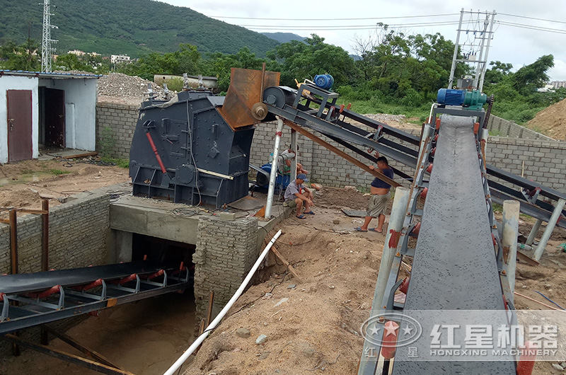 反擊式破碎機(jī)設(shè)備現(xiàn)場(chǎng)