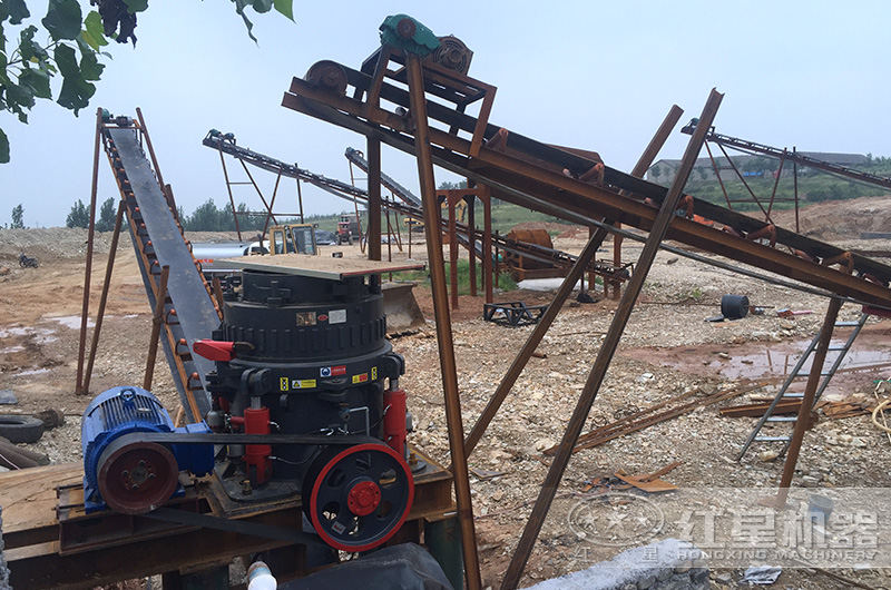 臨沂小型碎石生產(chǎn)線破碎現(xiàn)場二