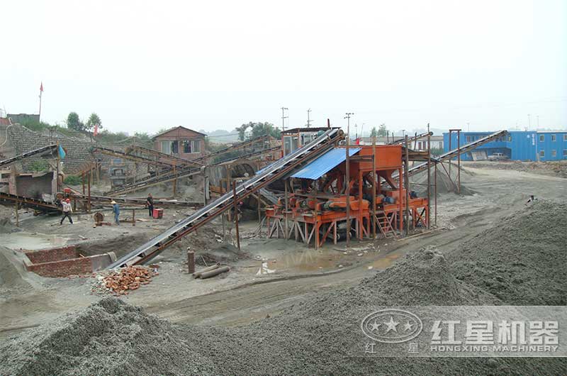 污泥粉碎機(jī)處理現(xiàn)場