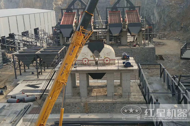 日產(chǎn)3000噸石子生產(chǎn)線設(shè)備安裝現(xiàn)場