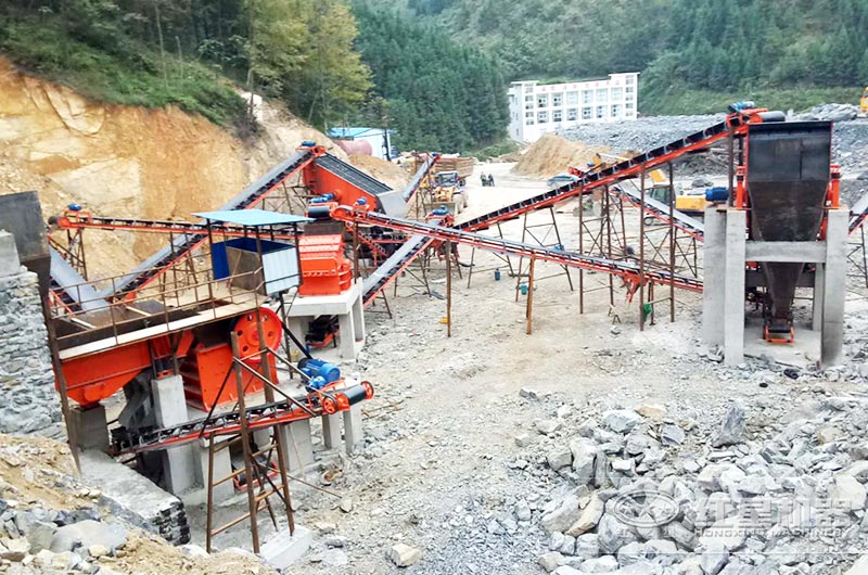 破碎生產(chǎn)設備現(xiàn)場