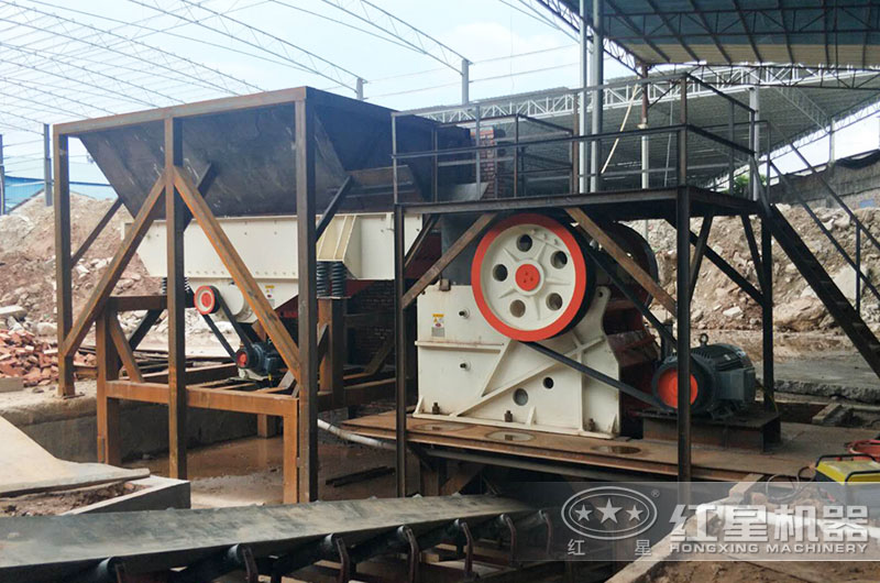 砂石粉碎機(jī)生產(chǎn)現(xiàn)場