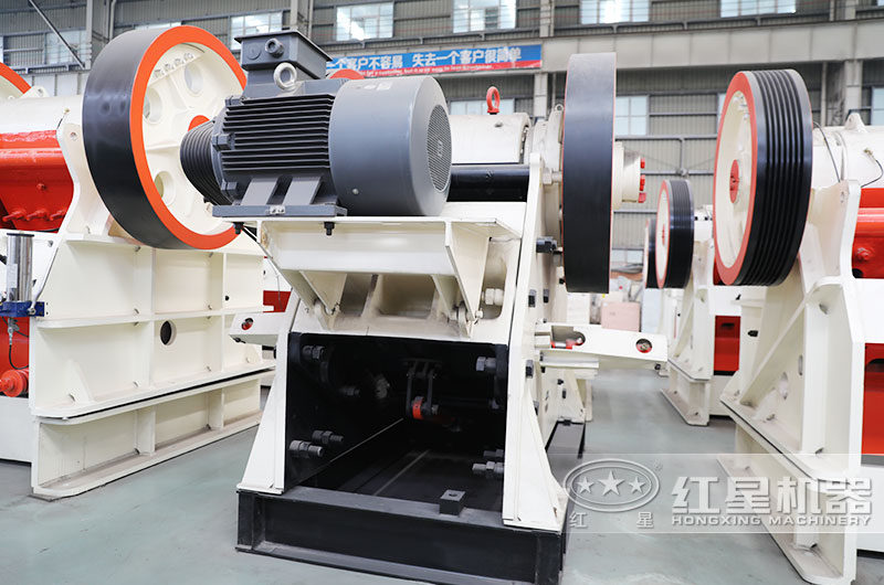 人工砂石粗碎設(shè)備顎式破碎機(jī)